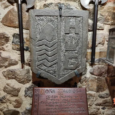 Dona Gaudiosa 2* Pola de Lena